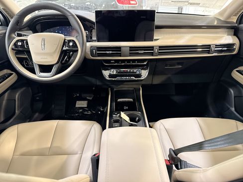 New 2026 Lincoln Corsair Premiere image 23