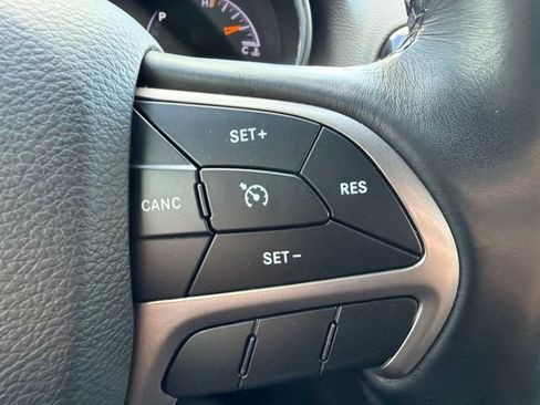 Used 2019 Jeep Grand Cherokee Limited AWD/4WD image 22