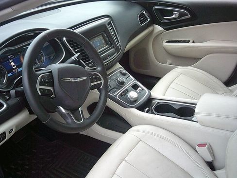 Used 2015 Chrysler 200 C image 10