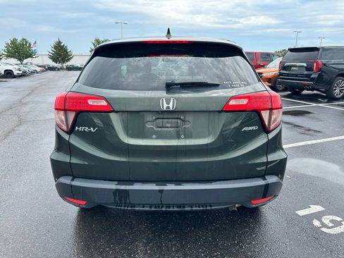 Used 2018 Honda HR-V EX image 11