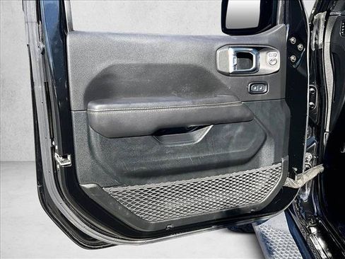 Used 2021 Jeep Wrangler Unlimited Sahara AWD/4WD image 17