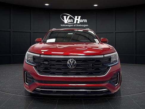 Used 2024 Volkswagen Atlas Cross Sport SEL R-Line AWD/4WD image 2