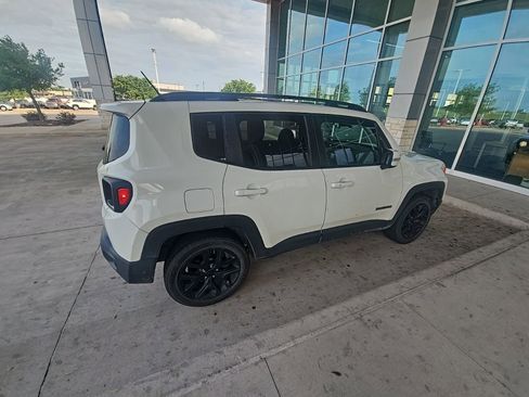 Used 2017 Jeep Renegade Altitude AWD/4WD image 16