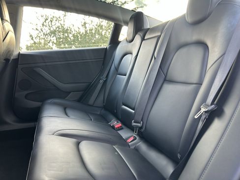Used 2023 Tesla Model 3 Standard Range image 12