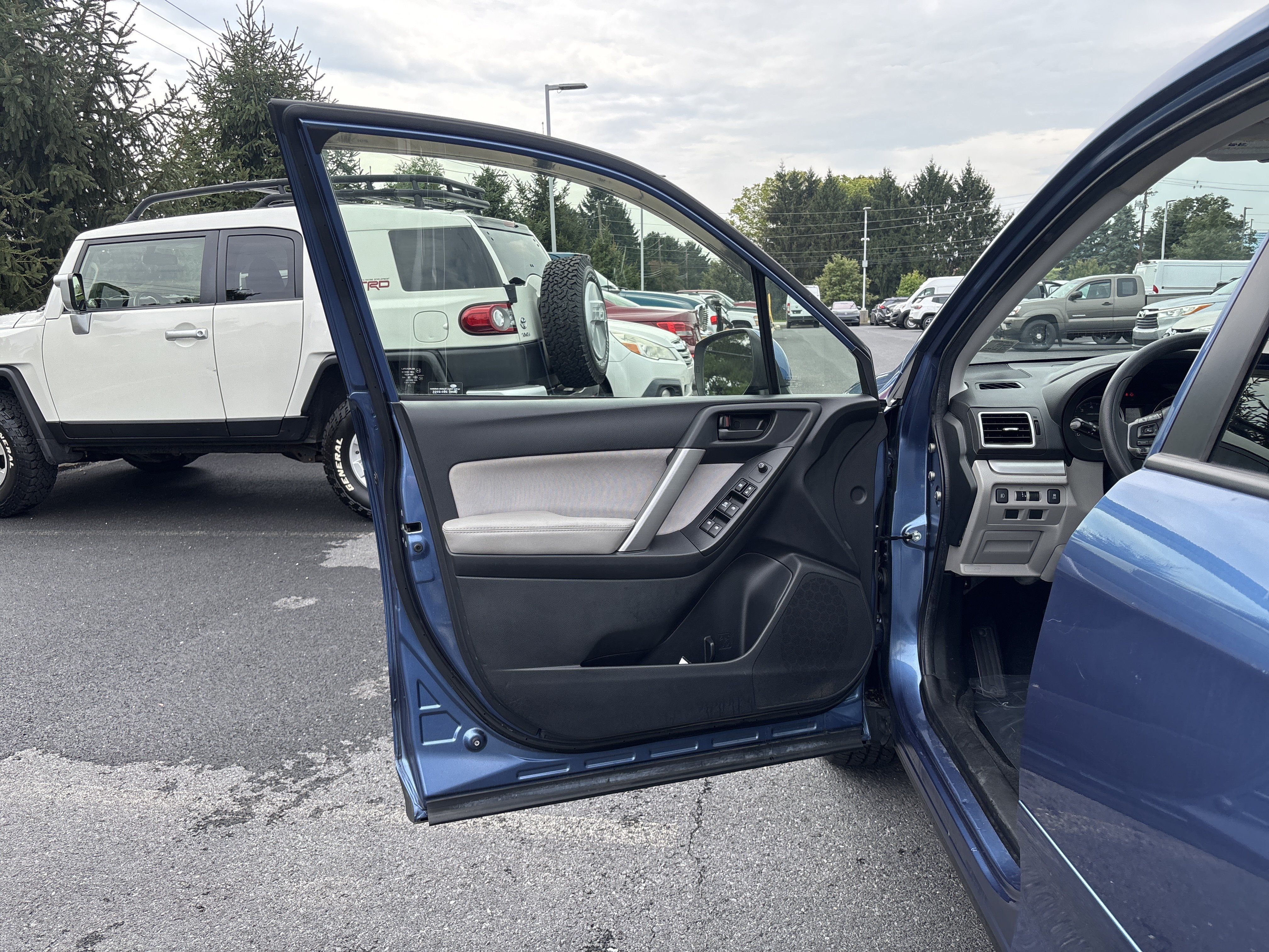 Used 2016 Subaru Forester 2.5i Premium AWD/4WD image 29