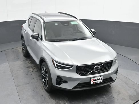 Used 2025 Volvo XC40 B5 Ultra w/ Climate Package AWD/4WD image 43