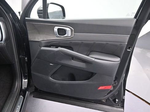 Certified 2025 Kia Sorento SX Prestige AWD/4WD image 26