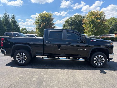 Used 2021 Chevrolet Silverado 2500 LT w/ Convenience Package AWD/4WD image 6