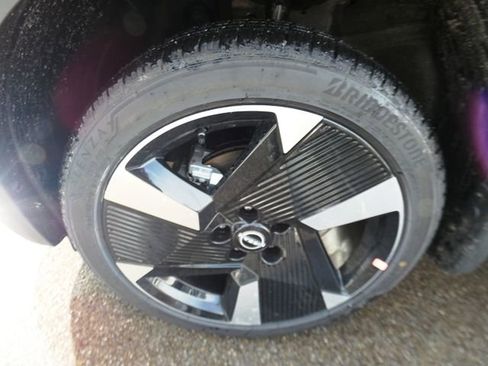 New 2026 Nissan Kicks SR w/ Cold Weather Package AWD/4WD image 8