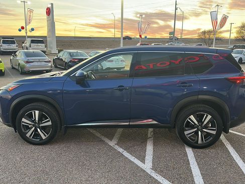 Used 2023 Nissan Rogue Platinum w/ Platinum Premium Package image 7