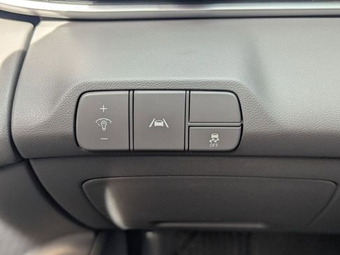 Used 2023 Hyundai Elantra SEL image 29