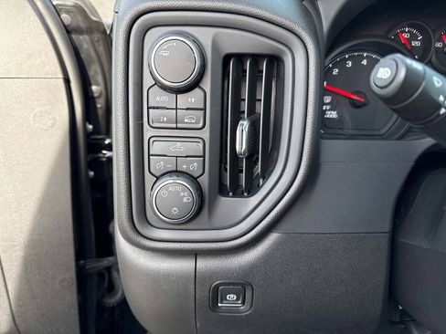 Used 2024 Chevrolet Silverado 1500 Custom image 30