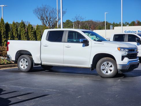 Used 2025 Chevrolet Silverado 1500 LT image 3