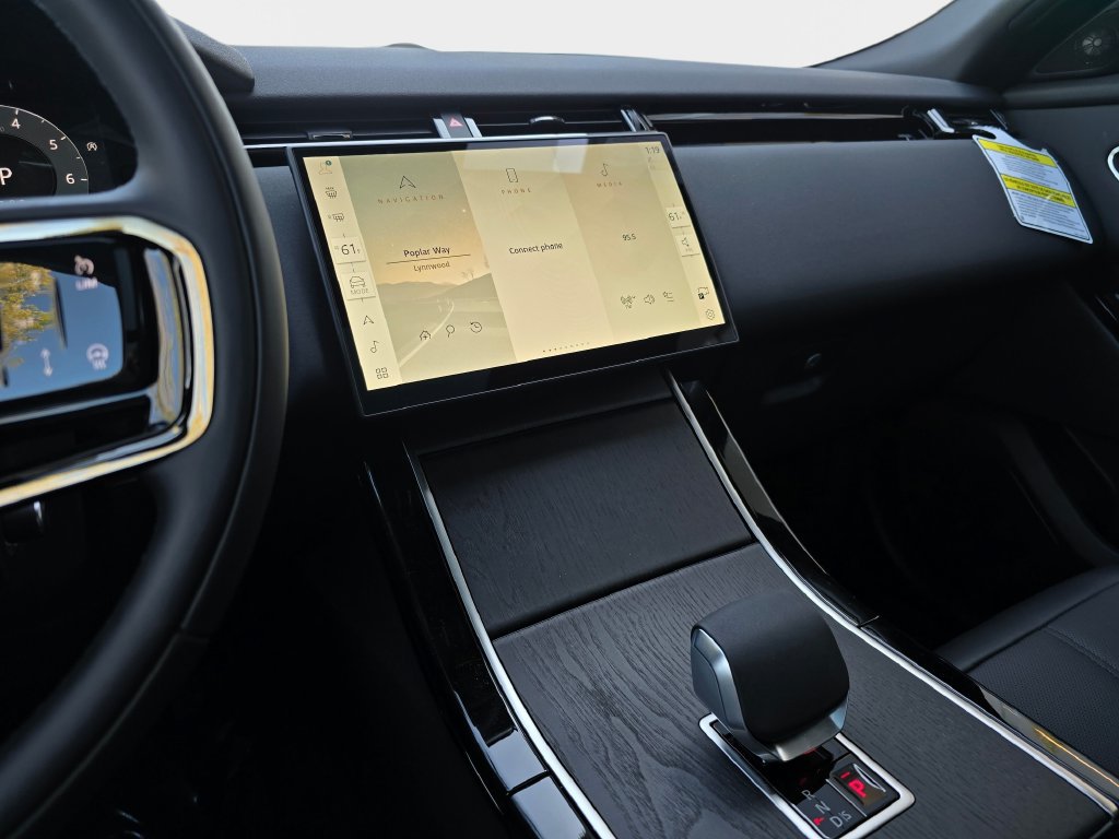 New 2026 Land Rover Range Rover Velar S AWD/4WD image 20