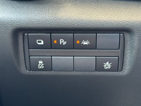 Used 2025 Nissan Versa S w/ Trunk Package FWD image 19
