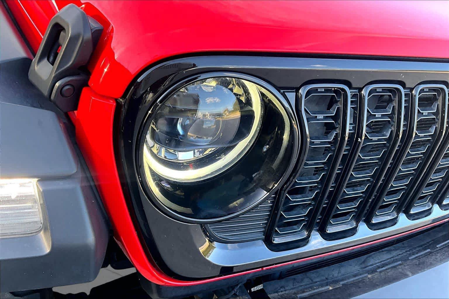 Used 2025 Jeep Wrangler Unlimited Sport AWD/4WD image 27