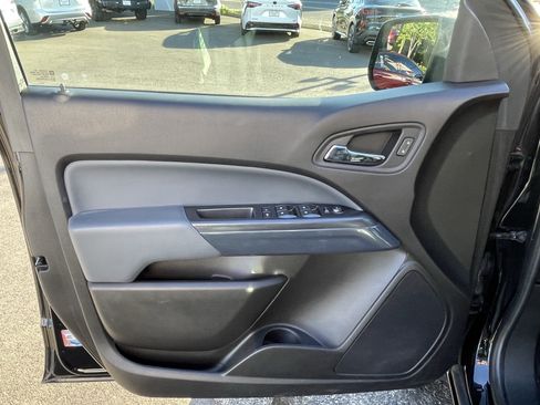 Used 2019 Chevrolet Colorado Z71 w/ Z71 Midnight Edition AWD/4WD image 13