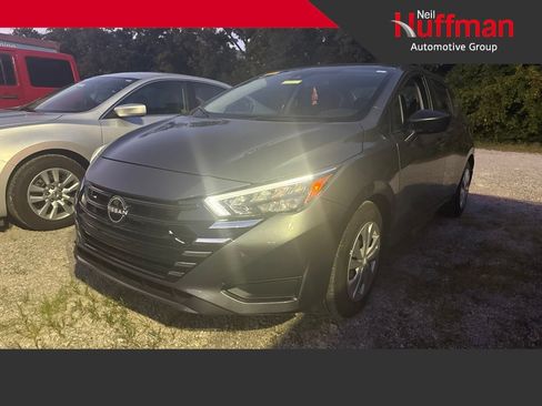 Used 2025 Nissan Versa S w/ Trunk Package FWD image 1