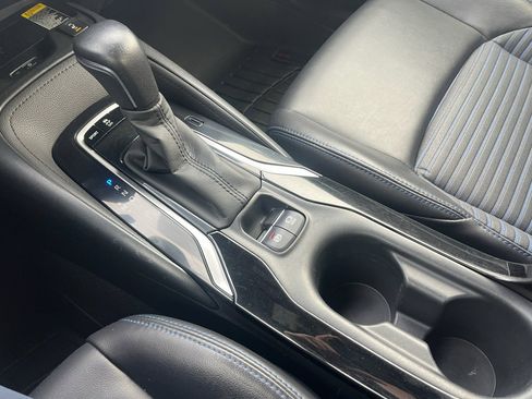 Used 2020 Toyota Corolla XSE image 17