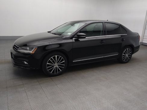 Used 2018 Volkswagen Jetta SEL image 2