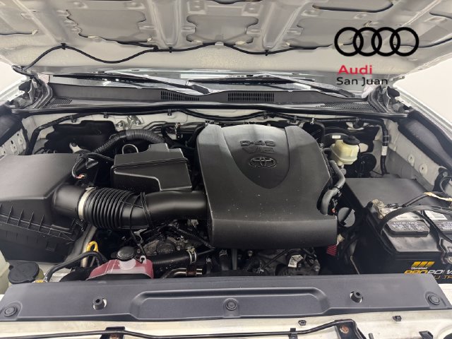 Used 2017 Toyota Tacoma SR5 w/ Tow Package RWD image 5