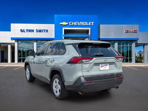 Used 2019 Toyota RAV4 XLE FWD image 12