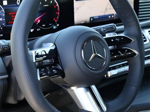 Certified 2025 Mercedes-Benz GLS 450 GLS 450 image 22