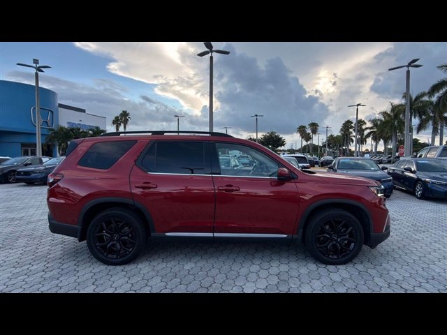 Certified 2025 Honda Pilot Touring image 15