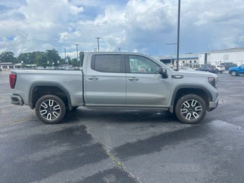 Used 2024 GMC Sierra 1500 AT4 w/ Technology Package AWD/4WD image 5