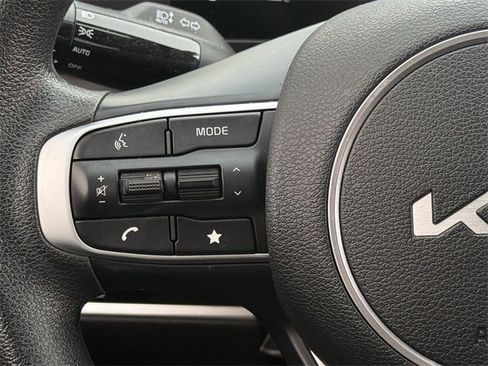 Used 2024 Kia Sportage LX image 13