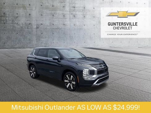 Used 2025 Mitsubishi Outlander SE FWD image 1