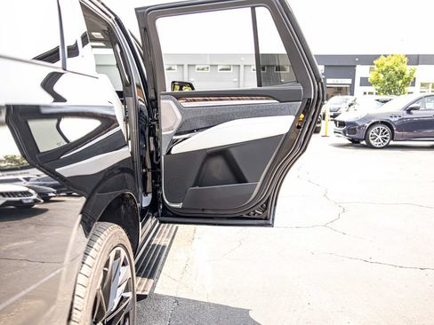 Used 2026 Cadillac Escalade Platinum Sport w/ LPO, ONYX Package AWD/4WD image 36