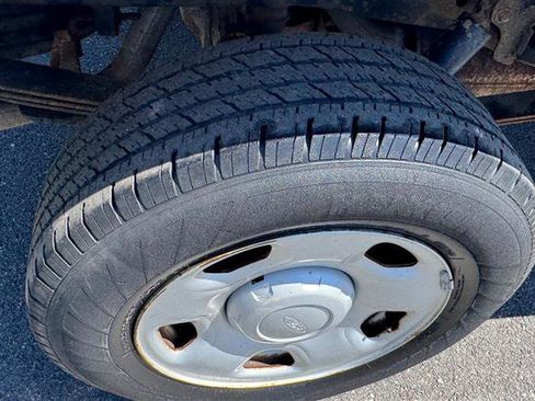 Used 2005 Ford F150 STX image 25