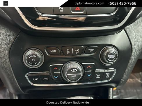 Used 2019 Jeep Cherokee Limited image 34