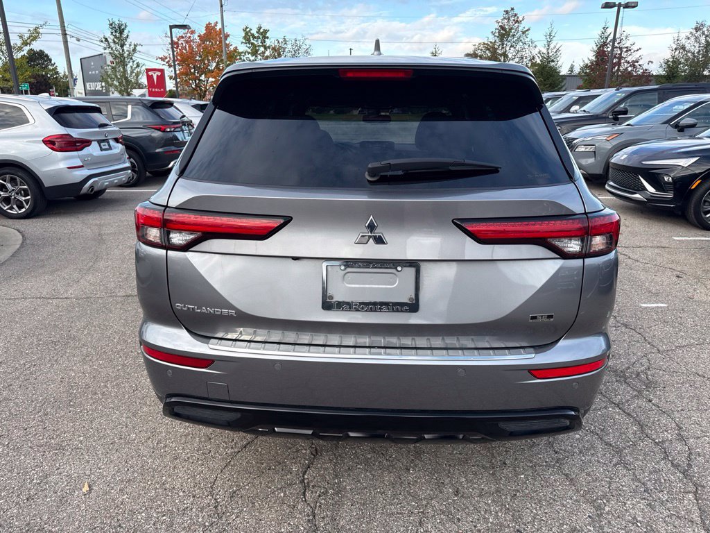 Used 2023 Mitsubishi Outlander SE Black Edition AWD/4WD image 6