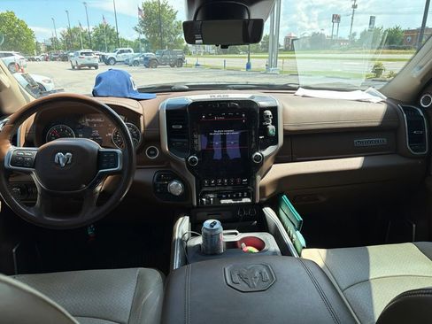 Used 2021 RAM 2500 Laramie AWD/4WD image 5