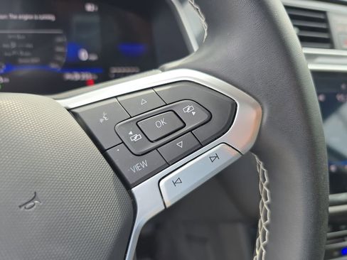 Used 2023 Volkswagen Tiguan SE image 24