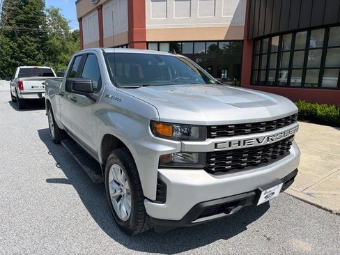 Used 2019 Chevrolet Silverado 1500 Custom w/ Custom Convenience Package AWD/4WD image 9