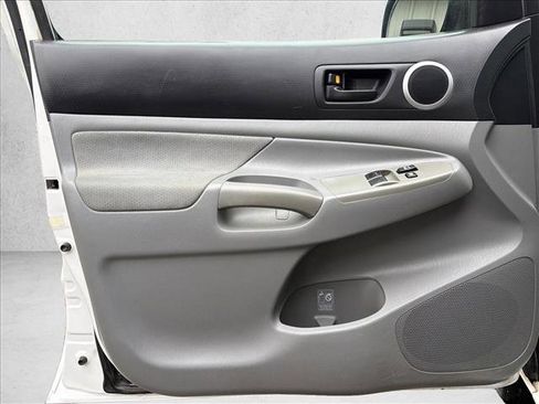 Used 2011 Toyota Tacoma 2WD Access Cab image 10