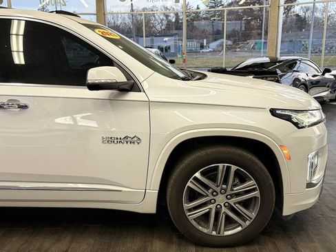 Used 2023 Chevrolet Traverse High Country image 21