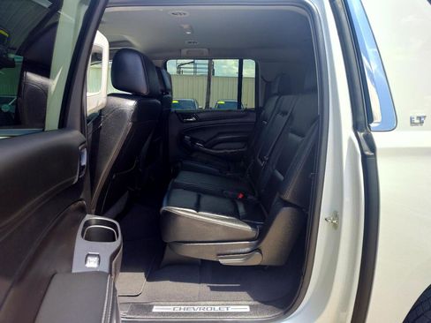 Used 2020 Chevrolet Suburban LT image 30