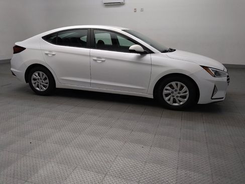 Used 2019 Hyundai Elantra SE w/ Cargo Package image 11