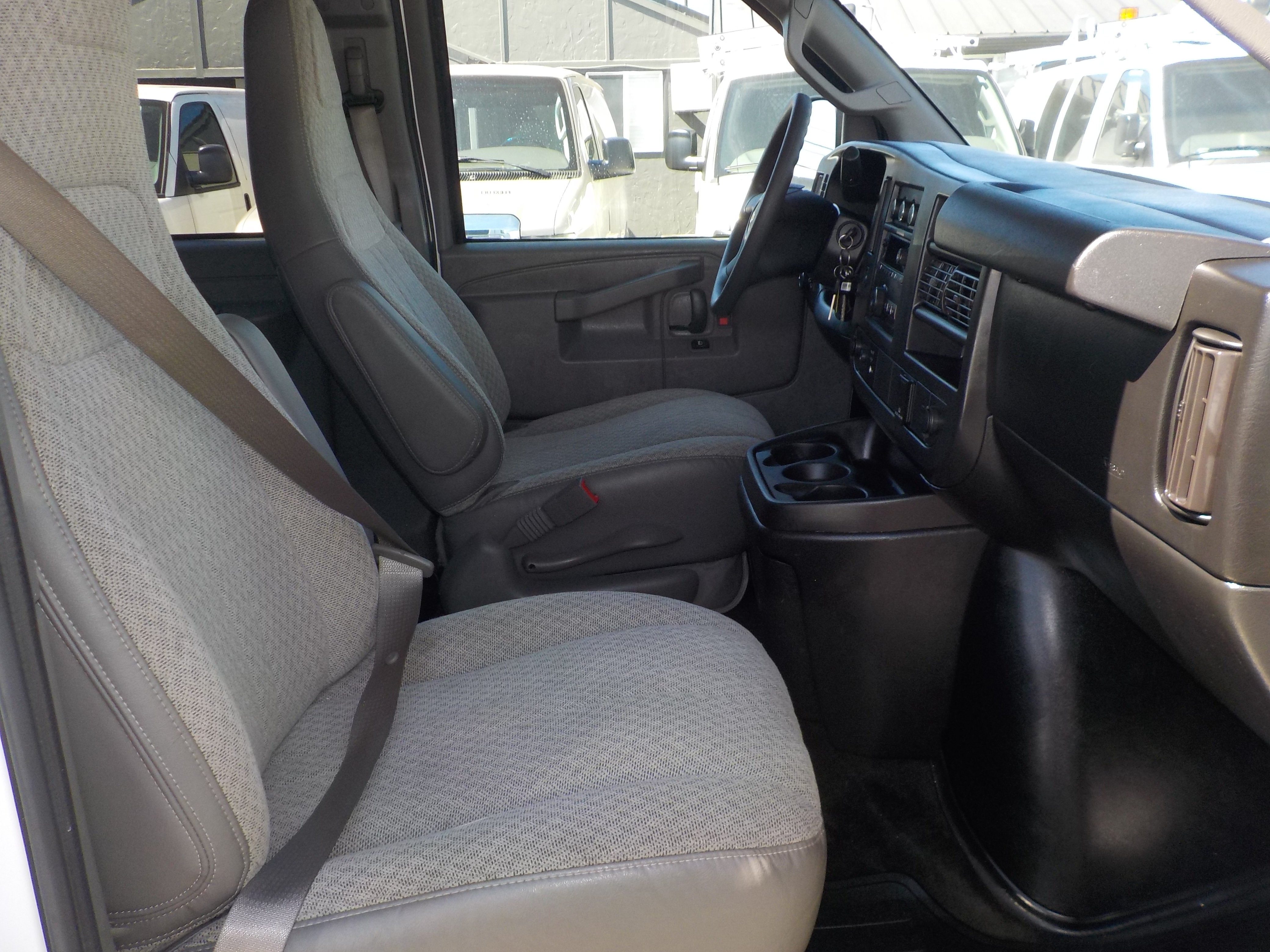 Used 2017 Chevrolet Express 3500 LT w/ LT Preferred Equipment Group RWD image 28