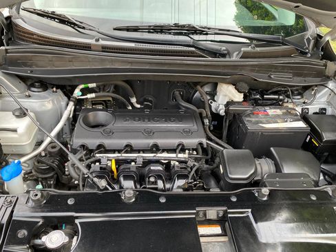 Used 2012 Hyundai Tucson Limited image 13