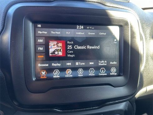 Used 2019 Jeep Renegade Latitude image 16