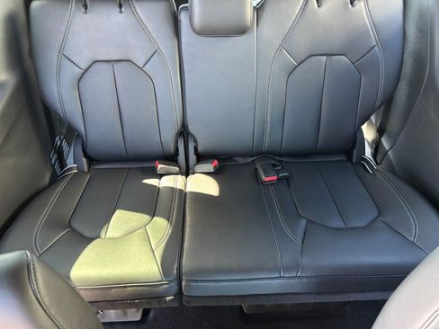 New 2026 Chrysler Pacifica Select image 8