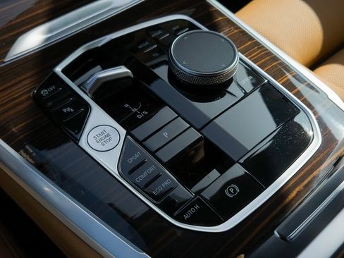 New 2026 BMW X5 sDrive40i w/ Parking Assistance Package image 12