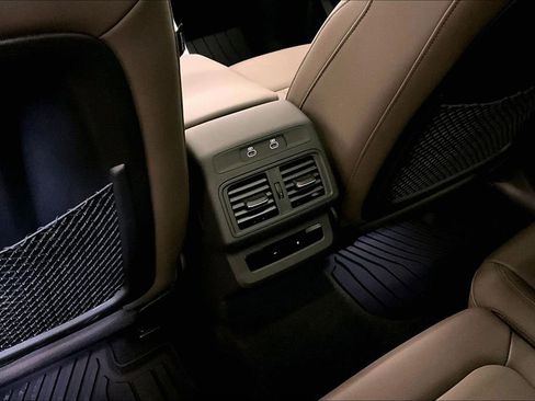 Used 2025 Audi Q5 Premium image 10