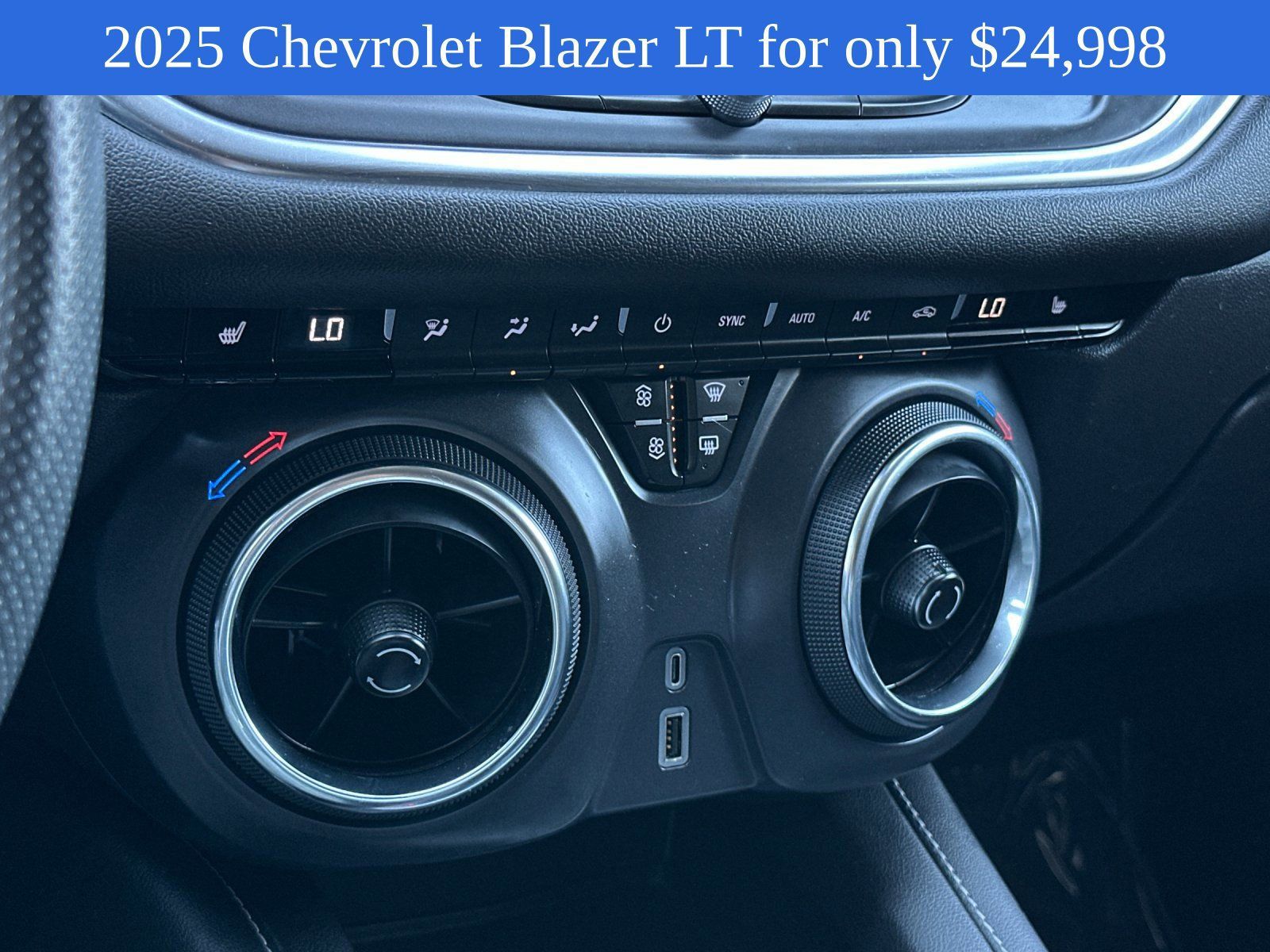 Used 2025 Chevrolet Blazer LT FWD image 21