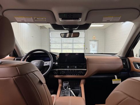 New 2026 Nissan Pathfinder Platinum image 21